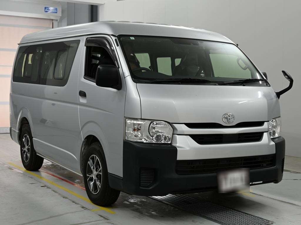TOYOTA HIACE