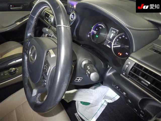 LEXUS IS300H