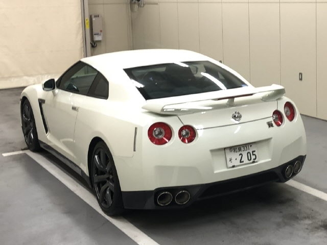 NISSAN GT-R