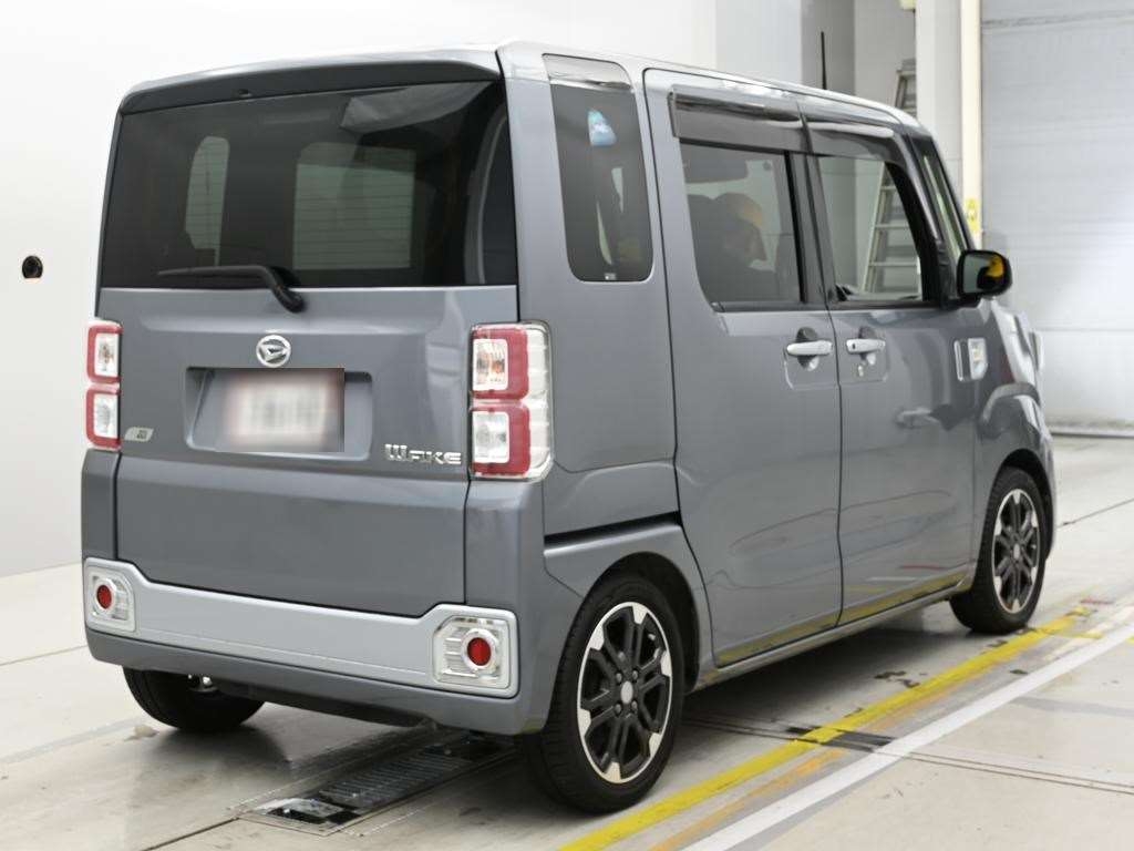 DAIHATSU WAKE