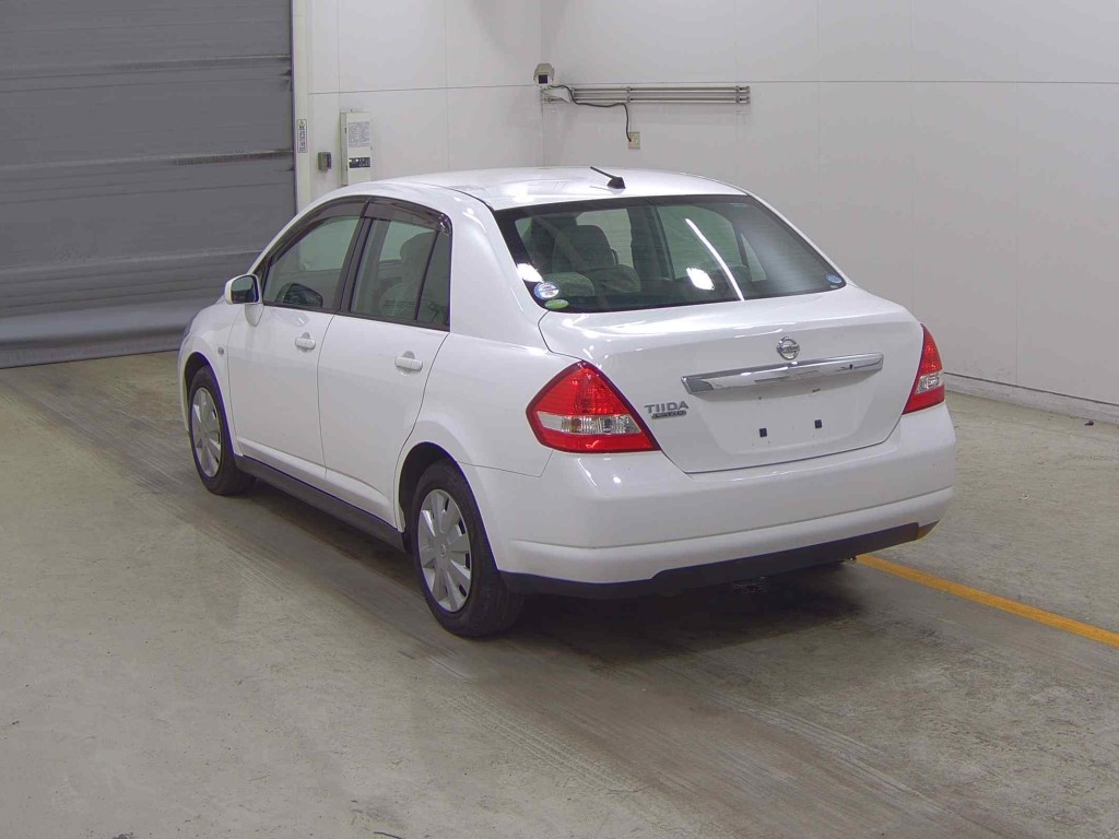 NISSAN TIIDA LATIO
