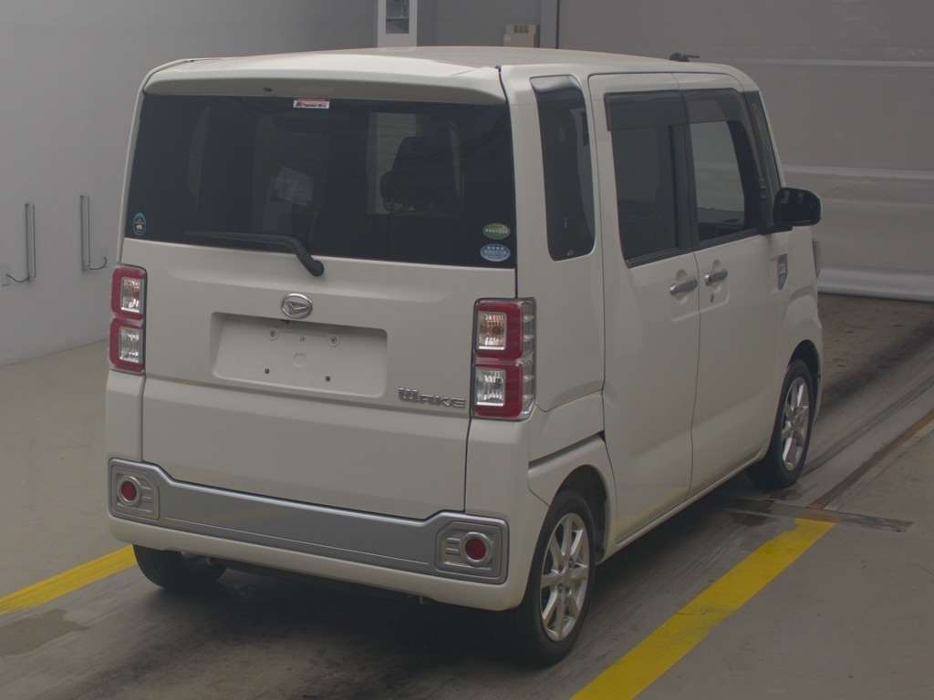 DAIHATSU WAKE