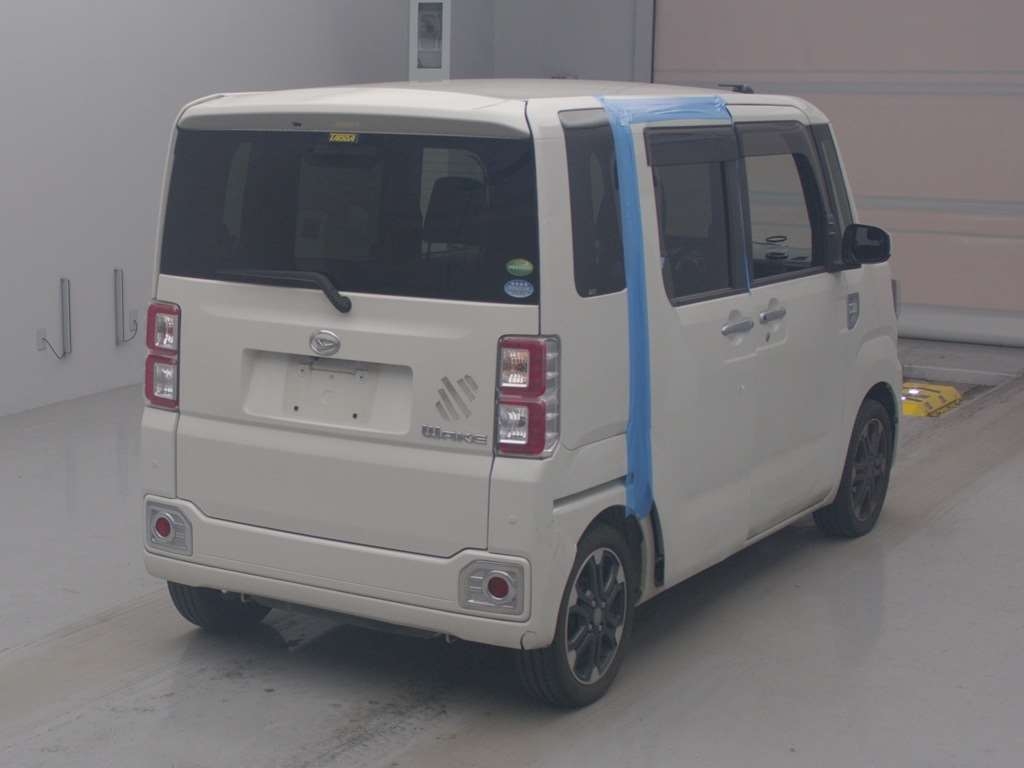 DAIHATSU WAKE
