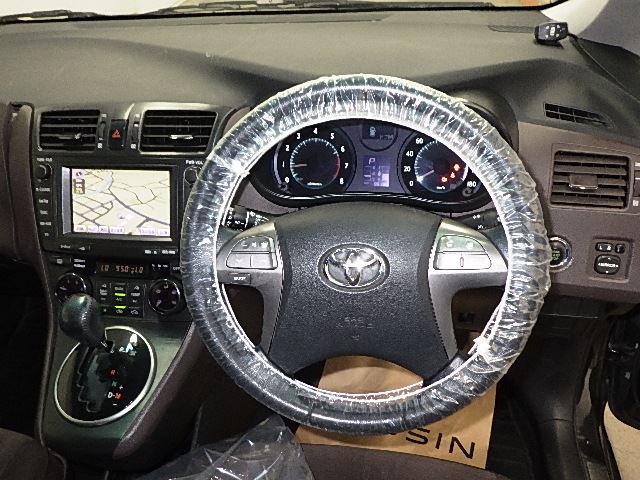 TOYOTA MARK X ZIO