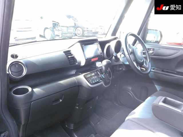 HONDA N-BOX+