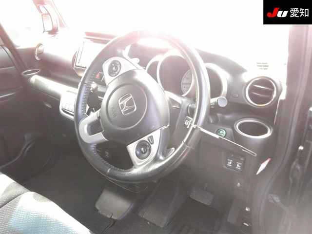 HONDA N-BOX+