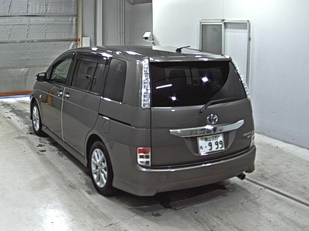 TOYOTA ISIS