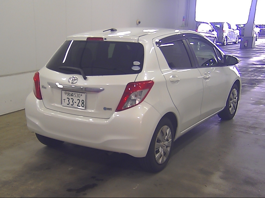 TOYOTA VITZ