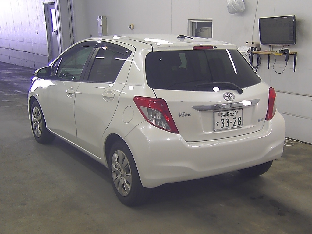 TOYOTA VITZ
