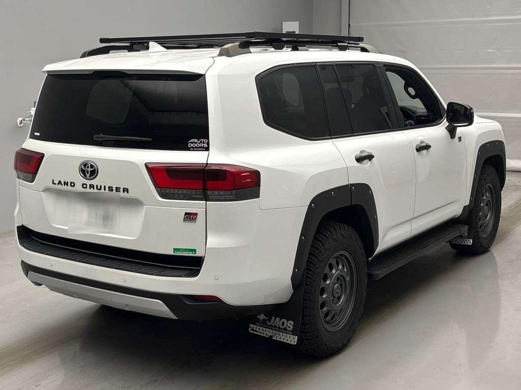 TOYOTA LAND CRUISER