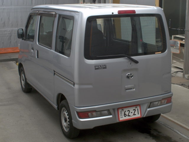 TOYOTA PIXIS VAN
