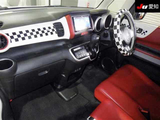 HONDA N-BOX SLASH
