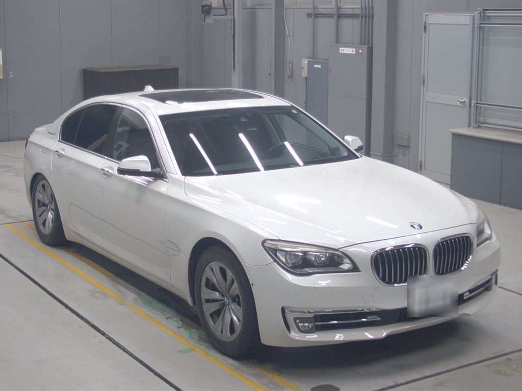 BMW 7-SERIES