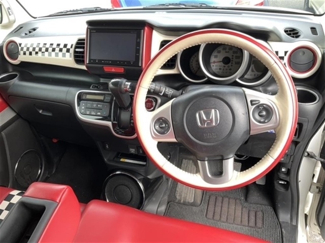 HONDA N-BOX SLASH