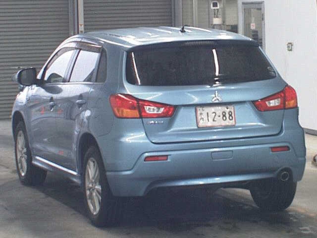 MITSUBISHI RVR