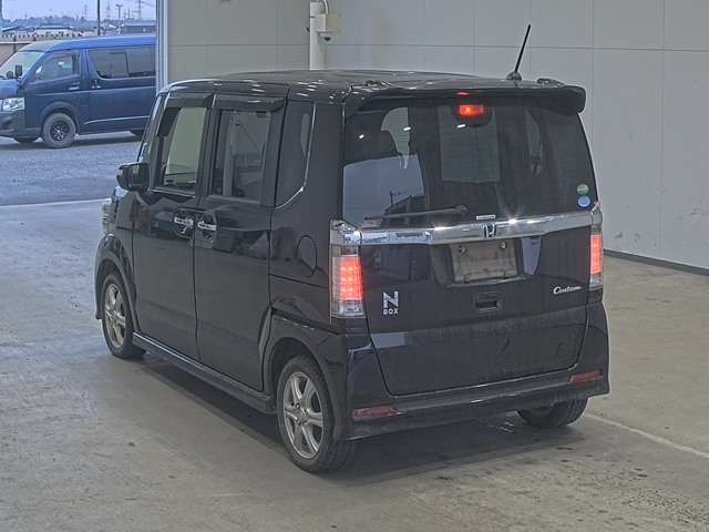 HONDA N-BOX+