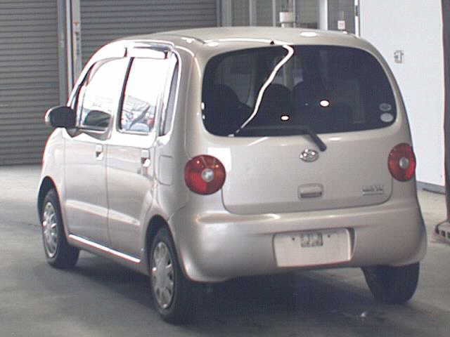 DAIHATSU MOVE LATTE