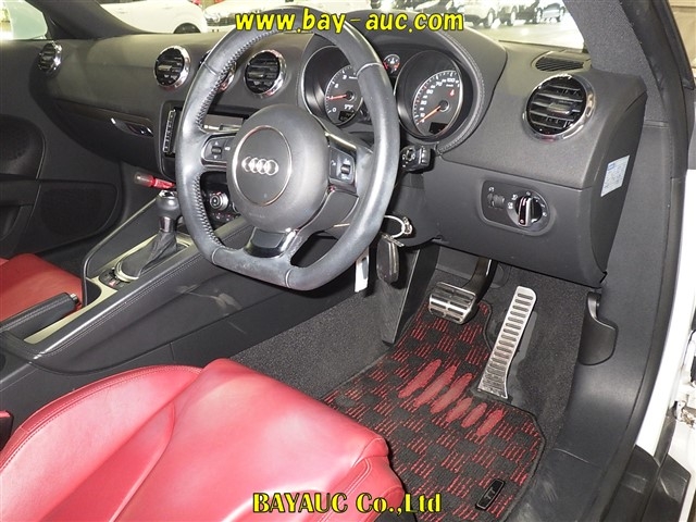 AUDI TT