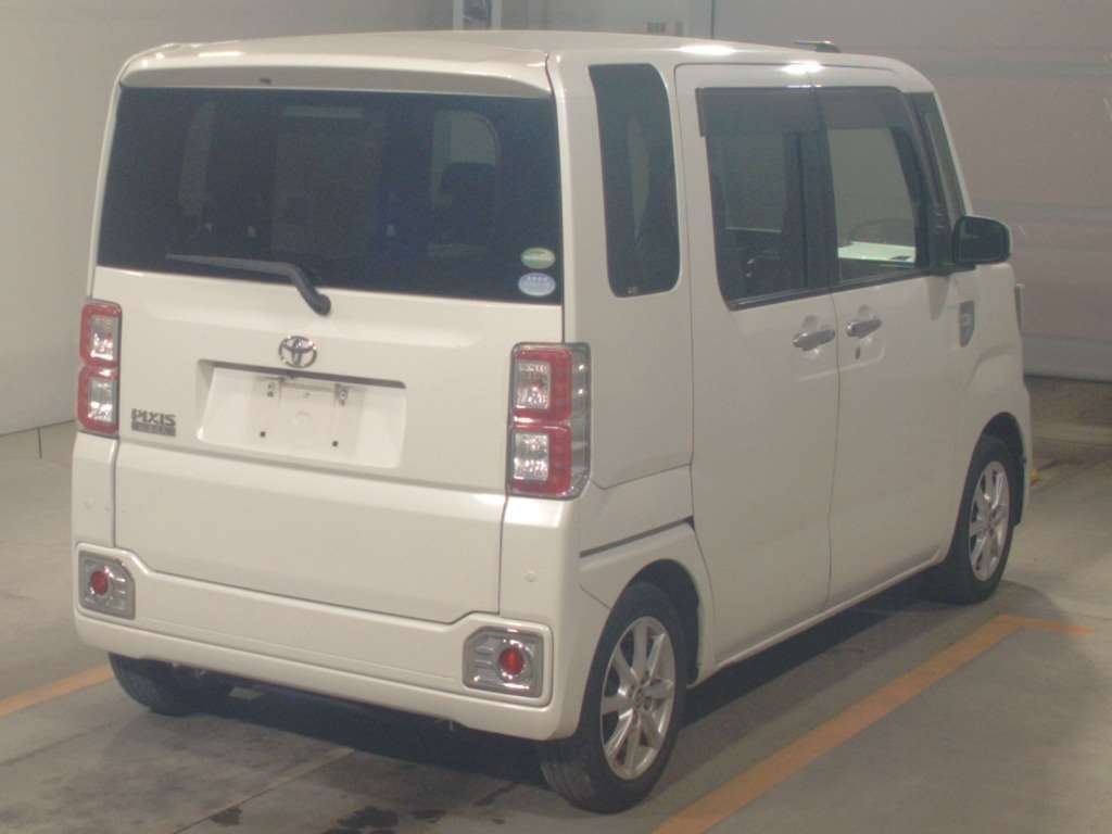 TOYOTA PIXIS MEGA