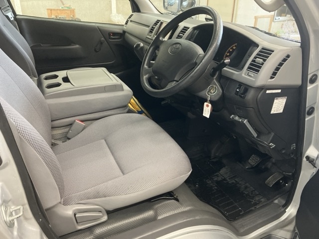 TOYOTA REGIUS ACE