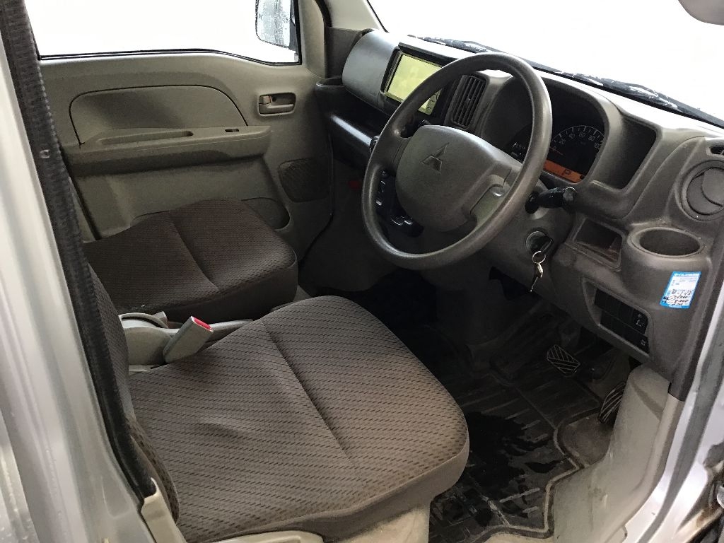 MITSUBISHI MINICAB