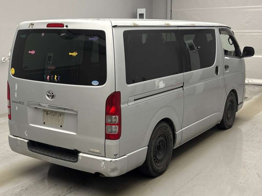 TOYOTA REGIUS ACE