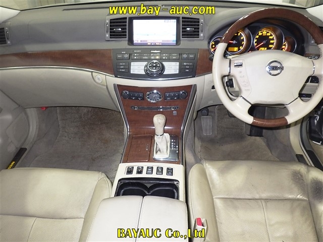 NISSAN FUGA