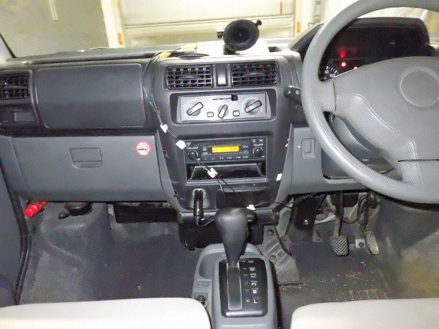 NISSAN CLIPPER