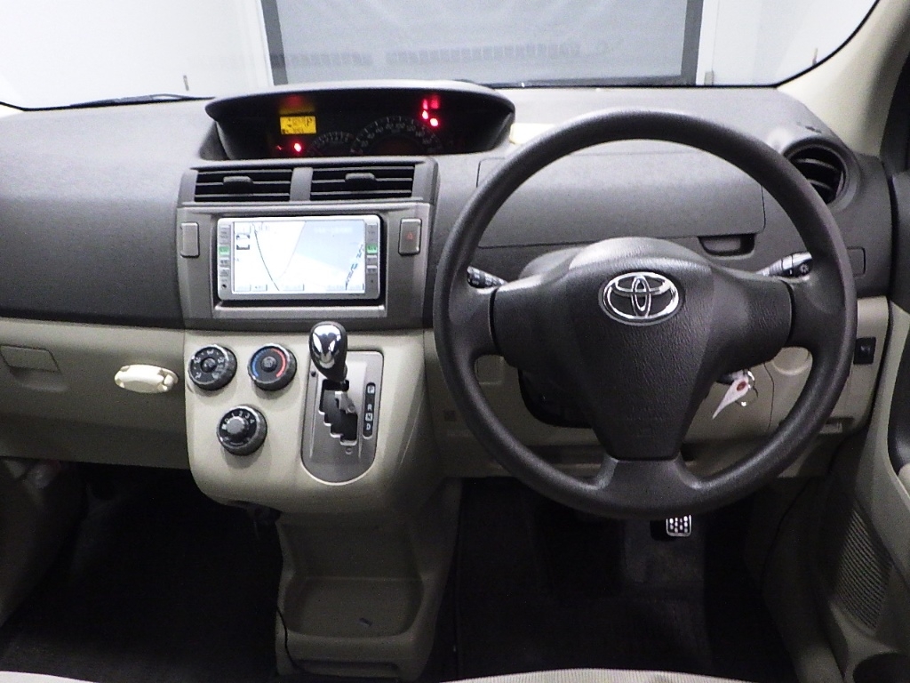 TOYOTA PASSO SETTE