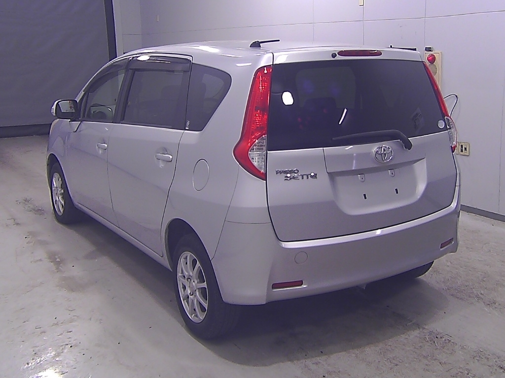TOYOTA PASSO SETTE
