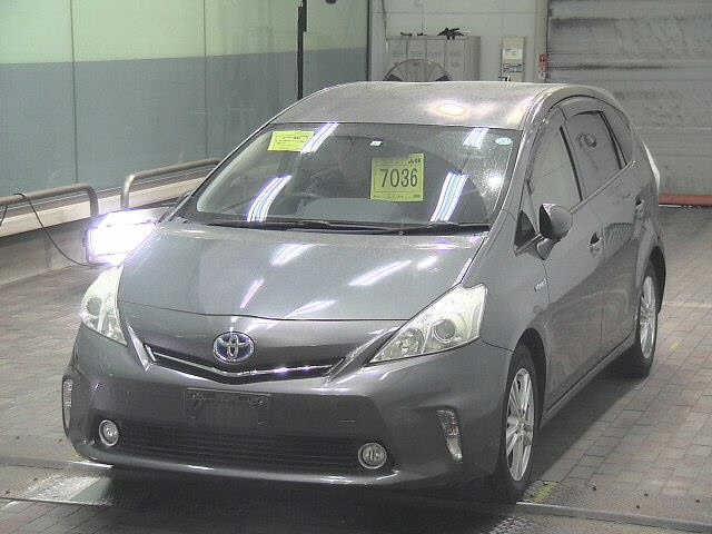 TOYOTA PRIUS ALPHA