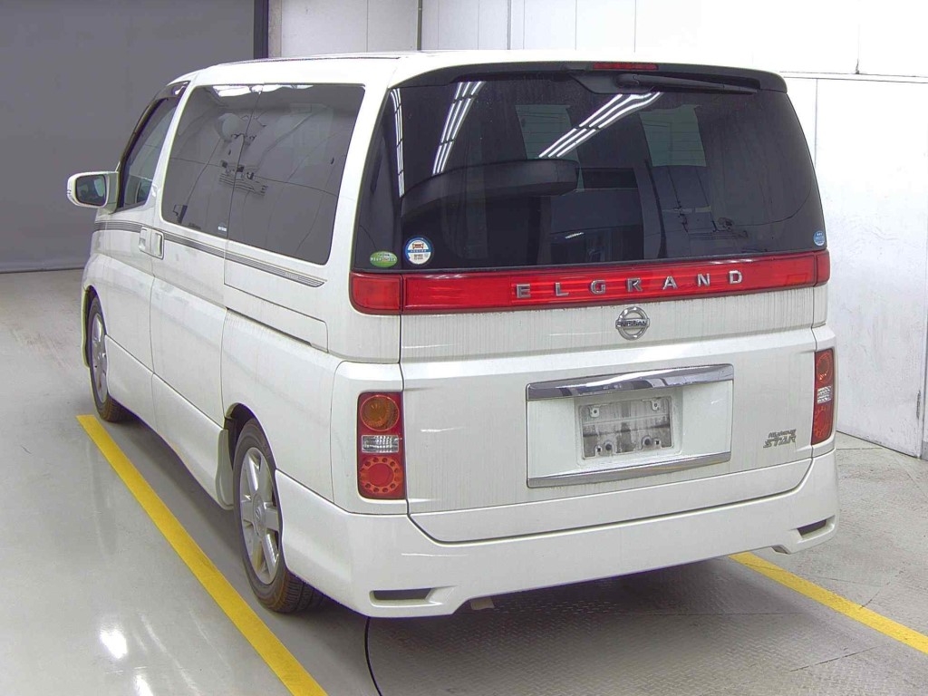 NISSAN ELGRAND