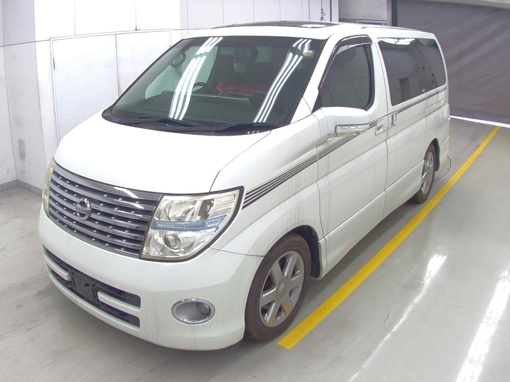 NISSAN ELGRAND