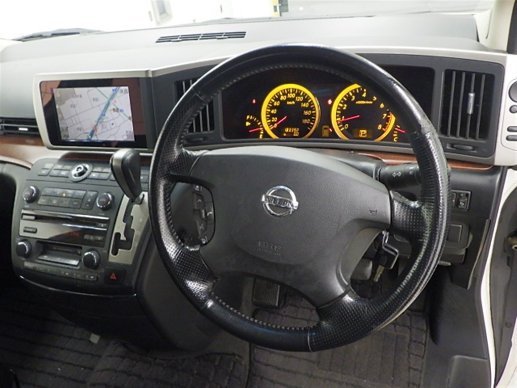 NISSAN ELGRAND