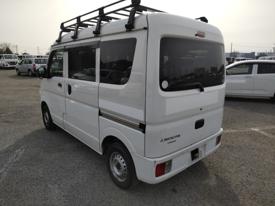 MITSUBISHI MINICAB