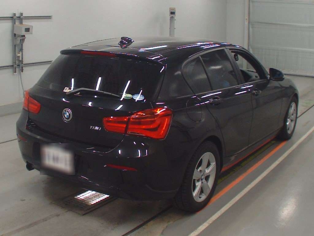 BMW 1-SERIES