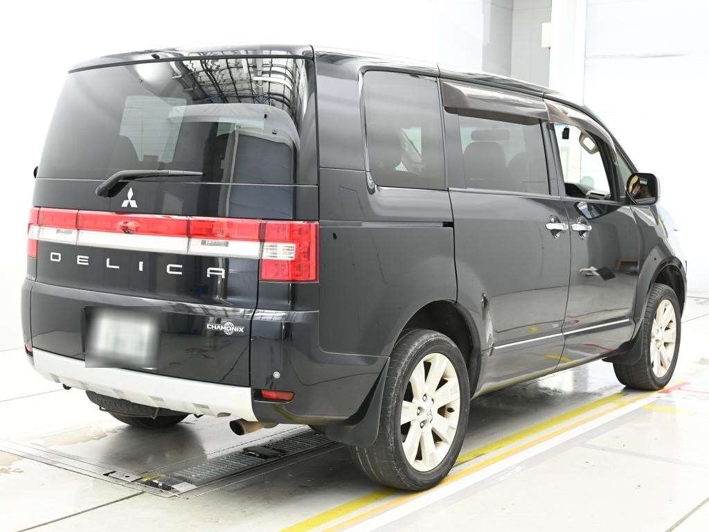 MITSUBISHI DELICA D:5