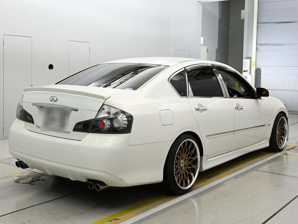 NISSAN FUGA