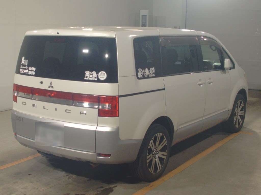 MITSUBISHI DELICA D:5