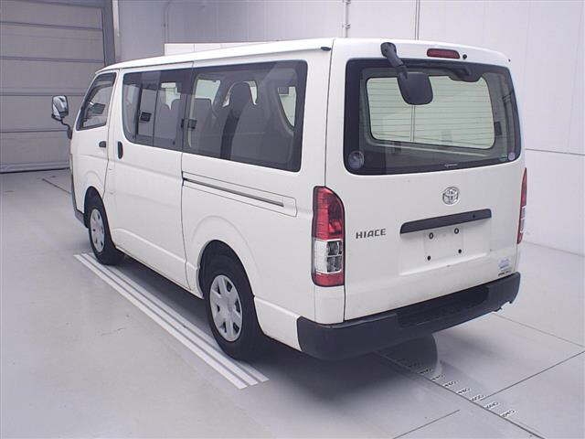 TOYOTA REGIUS ACE