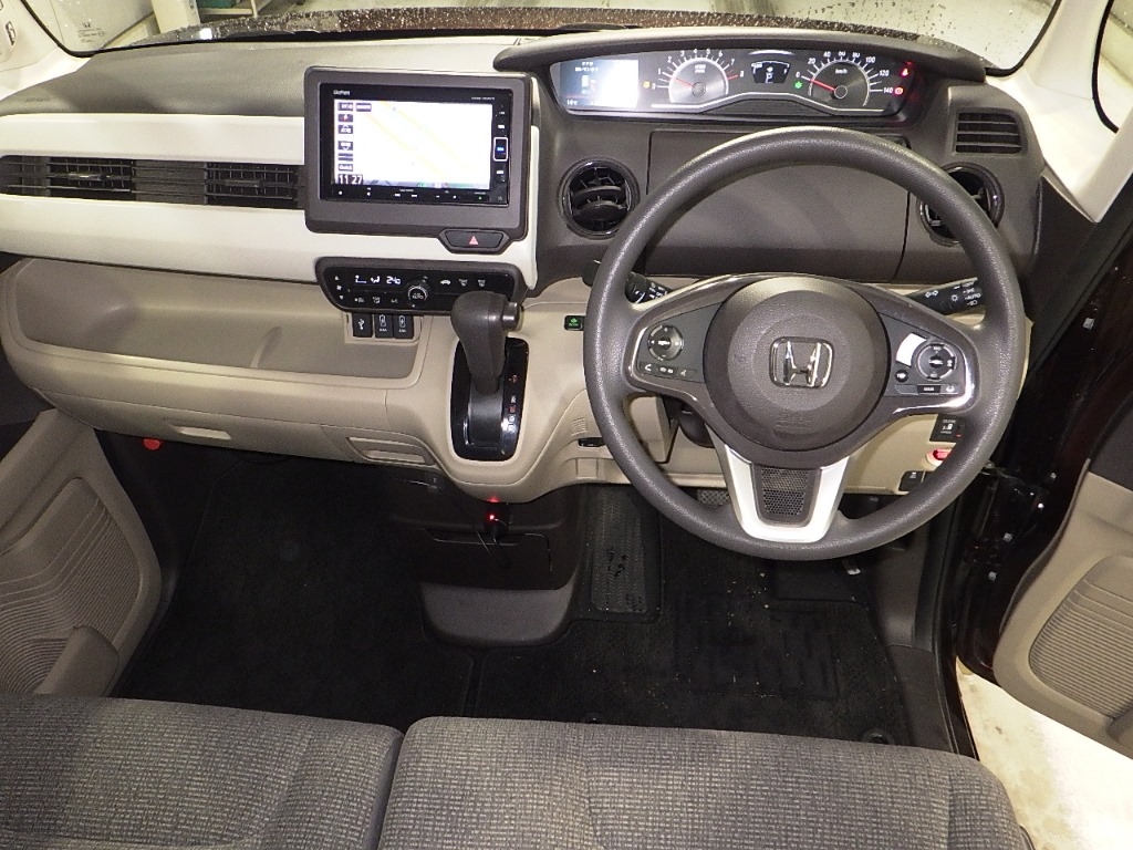 HONDA N-BOX