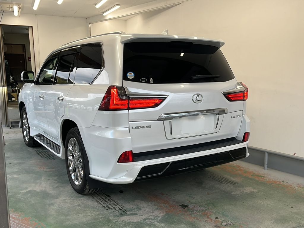 LEXUS LX570