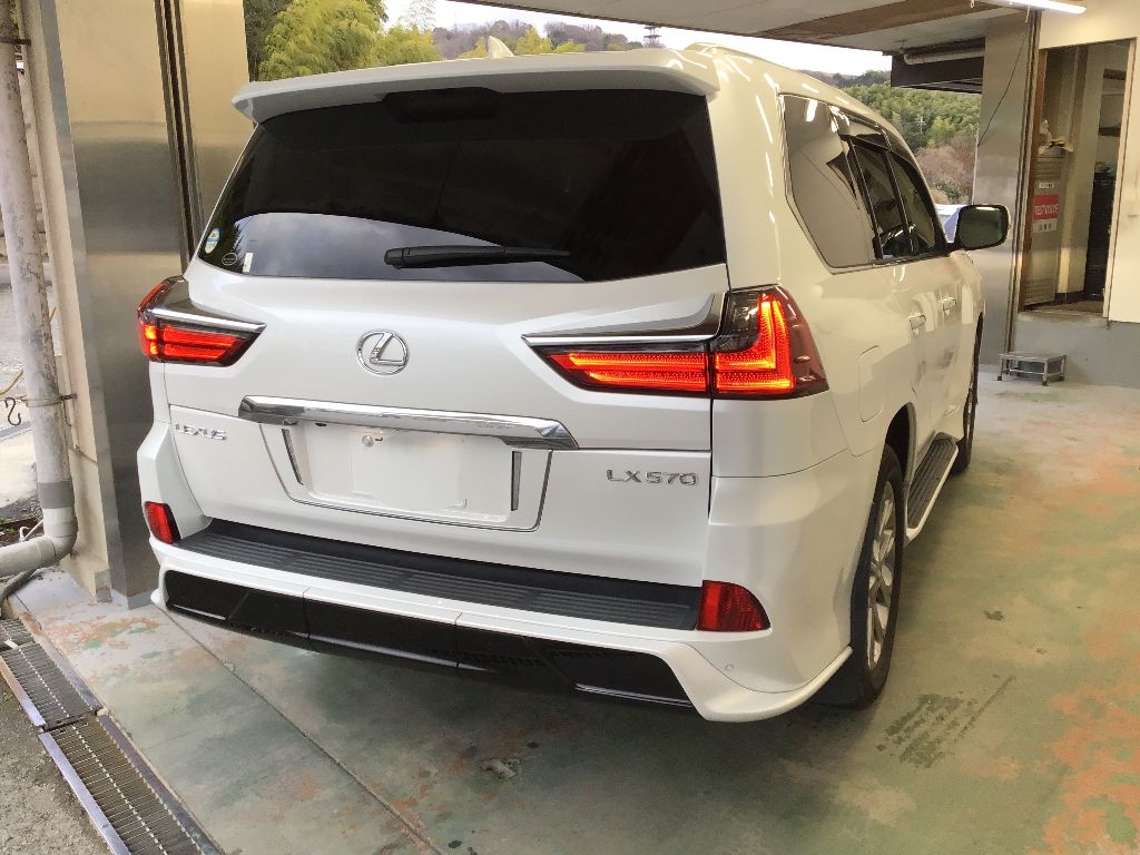 LEXUS LX570