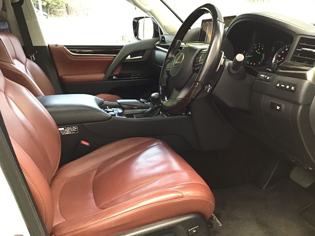 LEXUS LX570