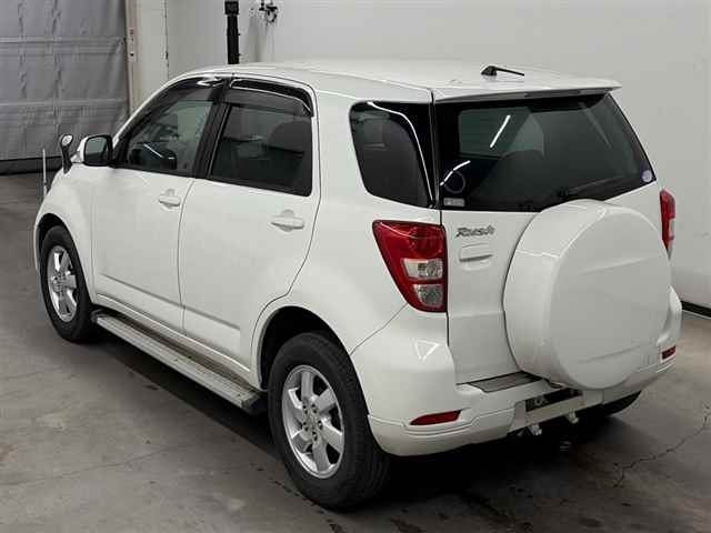 TOYOTA RUSH