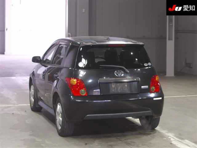 TOYOTA IST