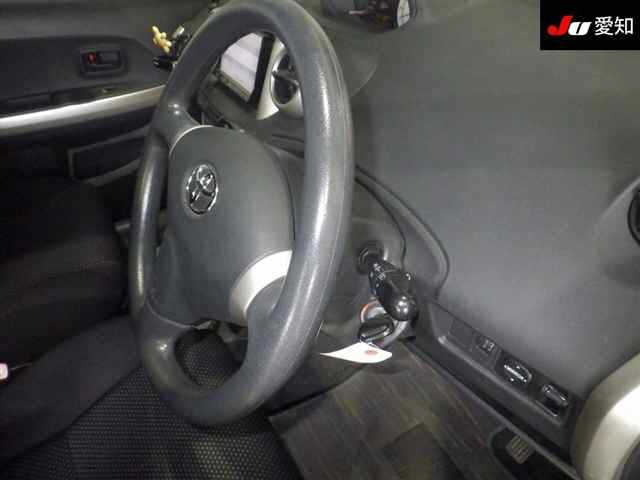 TOYOTA IST