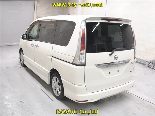 NISSAN SERENA