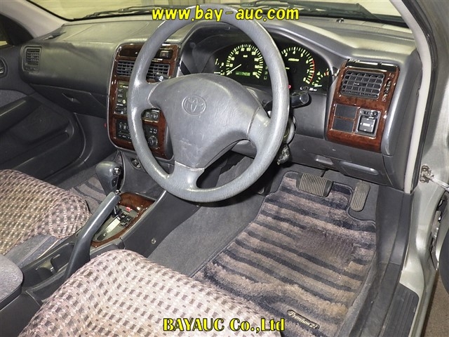 TOYOTA CARINA