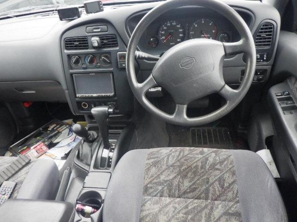 NISSAN TERRANO